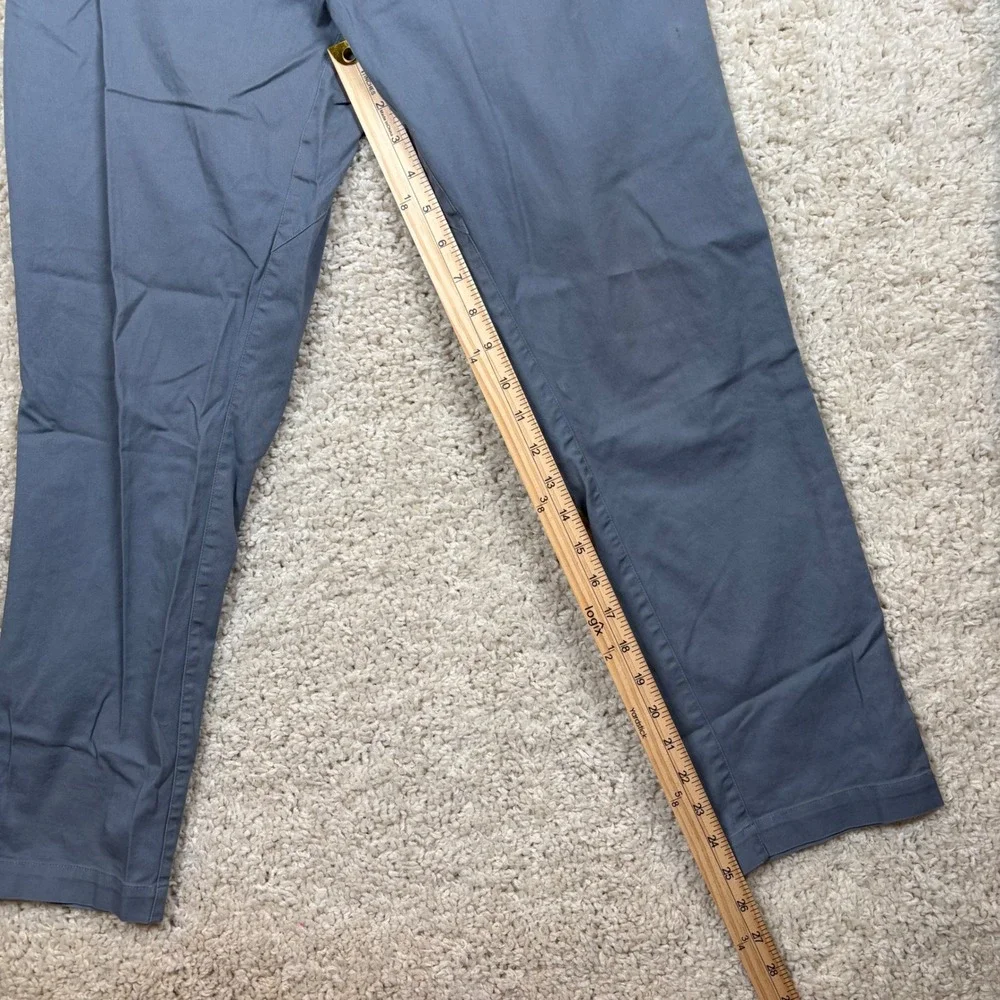 Fabletics Mens Performance Chino Pants Gray Flat Front‎ Stretch Casual Size 32
